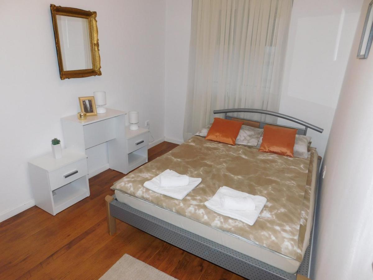 Apartman Ana ジュパニャ エクステリア 写真